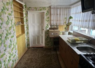 Продаю 3-комнатную квартиру, 50 м2, поселок городского типа Черноморский, улица Толстого