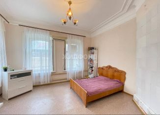 Продам 2-комнатную квартиру, 52 м2, Астрахань, улица Шаумяна, 45