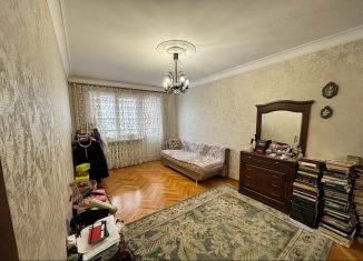 Продается трехкомнатная квартира, 61.7 м2, Нальчик, улица Шортанова, 9, район Горная