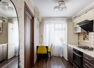Продажа 2-комнатной квартиры, 37.6 м2, Москва, ЮАО, Варшавское шоссе, 49к1