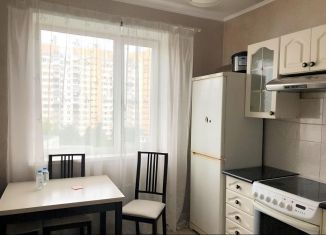 Сдается в аренду двухкомнатная квартира, 60 м2, Москва, улица Генерала Кузнецова, 18к2, метро Жулебино