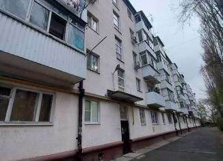 Продаю 2-комнатную квартиру, 45 м2, Батайск, улица Гайдара, 8