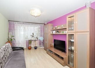 Продается 3-комнатная квартира, 60 м2, Новосибирская область, улица Петухова, 96