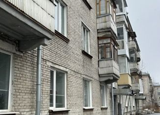 Двухкомнатная квартира на продажу, 55 м2, Северск, Транспортная улица, 14