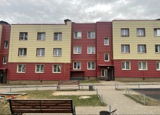 Сдается 2-комнатная квартира, 40.7 м2, Луга, проспект Володарского, 37к5