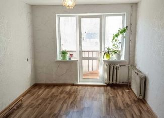 Продается трехкомнатная квартира, 57.2 м2, Свердловская область, Комсомольская улица, 3Б