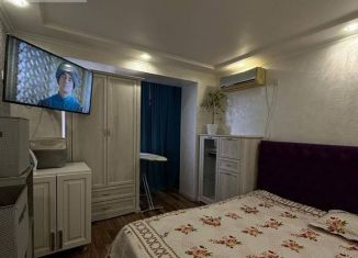 Двухкомнатная квартира на продажу, 36 м2, поселок городского типа Новофёдоровка, улица Марченко, 2А