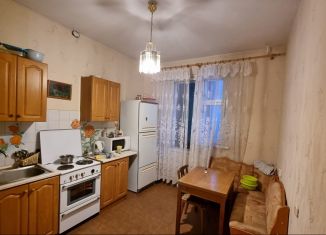 Продам 2-комнатную квартиру, 56 м2, Мурманск, улица Георгия Седова, 24