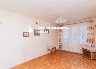 Продается 2-комнатная квартира, 42 м2, Челябинск, Курчатовский район, улица Молодогвардейцев, 25