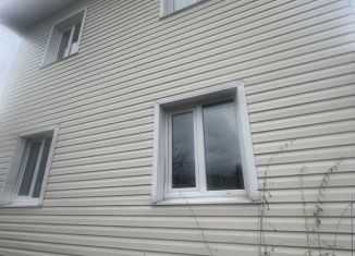 Сдается в аренду дом, 70 м2, деревня Ларюшино, Центральная улица