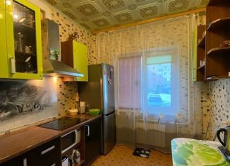 Продам трехкомнатную квартиру, 60 м2, Мурманская область, проспект Сидоренко, 6