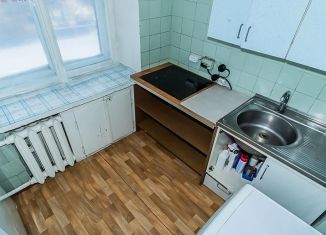 Продам 3-комнатную квартиру, 55.2 м2, Новосибирск, улица Семьи Шамшиных, 37А, метро Сибирская