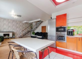 Сдам коттедж, 250 м2, Сысерть, улица Розы Люксембург, 112