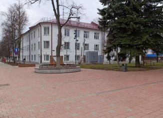 Продаю 3-комнатную квартиру, 56 м2, Арзамас, улица Карла Маркса, 21А