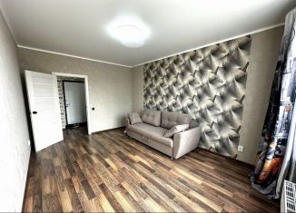 Продаю 2-ком. квартиру, 58 м2, Астрахань, улица Трофимова, 10, ЖК Центральный