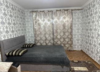 Сдам однокомнатную квартиру, 36 м2, Грозный, проспект Ахмат-Хаджи Абдулхамидовича Кадырова, 136