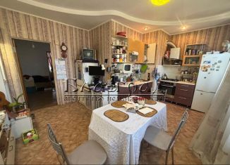 Продажа 2-комнатной квартиры, 65 м2, Челябинск, улица Челябинского Рабочего, 1