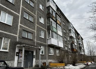 Продам 2-ком. квартиру, 46.5 м2, Первоуральск, улица Ватутина, 51Б