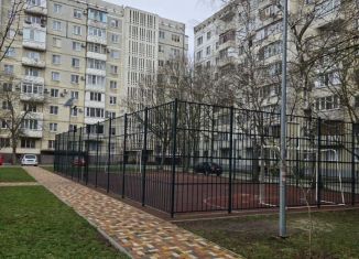 Продам 4-комнатную квартиру, 70 м2, Ставрополь, улица 50 лет ВЛКСМ, 39к1, микрорайон № 34