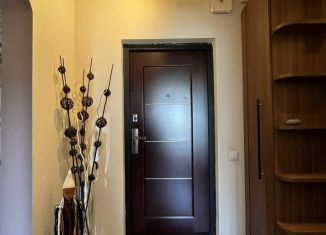 Аренда двухкомнатной квартиры, 54 м2, Москва, район Митино, Пятницкое шоссе, 11