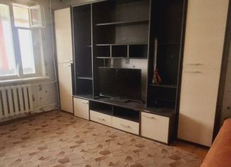 Сдам в аренду 2-ком. квартиру, 50 м2, Крымск, улица Свердлова, 138