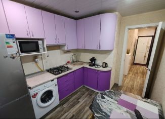 Сдам 1-ком. квартиру, 32 м2, Североморск, улица Сафонова, 17