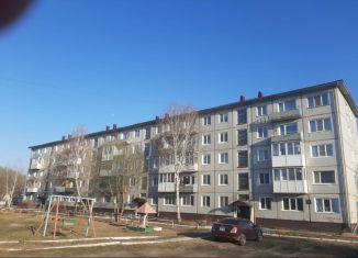 Продам 2-комнатную квартиру, 47 м2, рабочий посёлок Кормиловка, Советская улица, 136