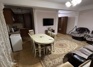 Сдается трехкомнатная квартира, 55 м2, Дагестан, проспект Расула Гамзатова, 104