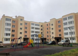 Продаю двухкомнатную квартиру, 82 м2, Высоковск, улица Ленина, 4