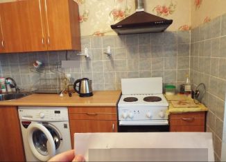 Сдам в аренду 2-ком. квартиру, 55 м2, Судак, улица Айвазовского, 27