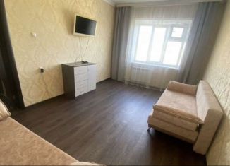 Сдам в аренду 2-ком. квартиру, 58 м2, Саха (Якутия), улица Лужников, 3/1