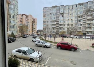 Продам 2-ком. квартиру, 89 м2, Махачкала, улица Вузовское Озеро, 15Б, ЖК Вузовское озеро