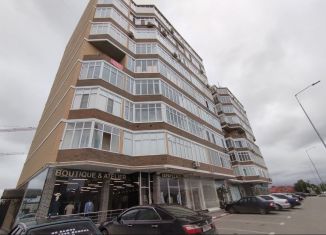 Квартира на продажу со свободной планировкой, 130 м2, Грозный, улица Ризвана Исаевича Гайдабаева, 39