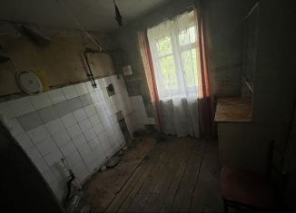 Продажа трехкомнатной квартиры, 48 м2, Новошахтинск, улица Пичугина, 9