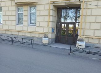 Сдаю двухкомнатную квартиру, 55.9 м2, посёлок Стрельна, Санкт-Петербургское шоссе, 13