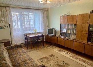 Продаю трехкомнатную квартиру, 59.3 м2, Березники, улица Черняховского, 32