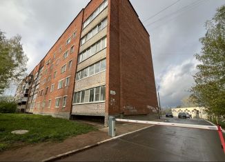 Продам четырехкомнатную квартиру, 81 м2, Воткинск, улица Зверева, 8