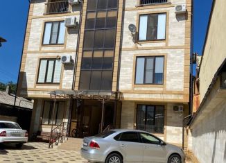 Продам двухкомнатную квартиру, 65 м2, Махачкала, проспект Али-Гаджи Акушинского, 293