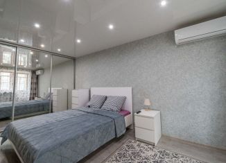 Сдаю 1-комнатную квартиру, 30 м2, Хабаровск, улица Ким Ю Чена, 63