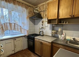 Сдается трехкомнатная квартира, 50 м2, Губкин, Советская улица, 23А