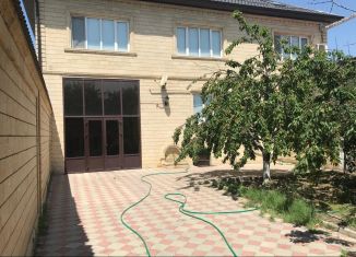 Сдам дом, 300 м2, Махачкала, улица Гусейнова, 12