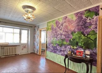 Продаю 2-ком. квартиру, 42.2 м2, Старый Оскол, Первомайская улица, 21