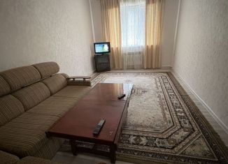 Сдача в аренду 2-ком. квартиры, 75 м2, Дербент, улица Сальмана, 85Д