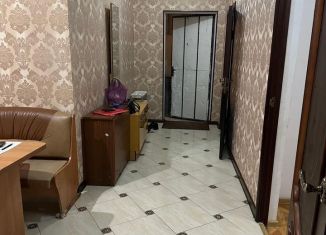 Сдам в аренду 3-ком. квартиру, 70 м2, Махачкала, Институтская улица, 36