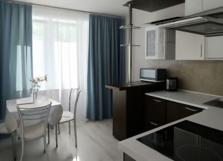 Сдам в аренду квартиру студию, 40 м2, Омск, улица Крупской, 13/1