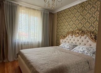 Сдается в аренду 2-ком. квартира, 60 м2, Махачкала, Исследовательская улица, 3, Кировский внутригородской район