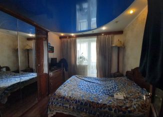 Сдаю 3-ком. квартиру, 64 м2, Тихвин, 6-й микрорайон, 31