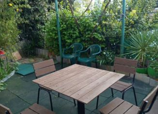 Сдаю комнату, 35 м2, Крым, улица Толстого, 1/4