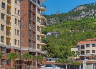 Продается двухкомнатная квартира, 67.8 м2, поселок городского типа Восход, улица Авроры, 101