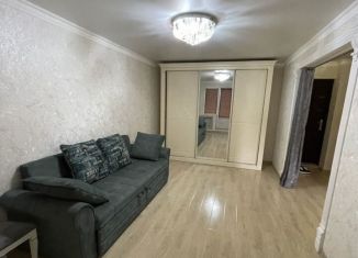 Сдам в аренду 1-ком. квартиру, 34 м2, Грозный, улица Дьякова, 17А